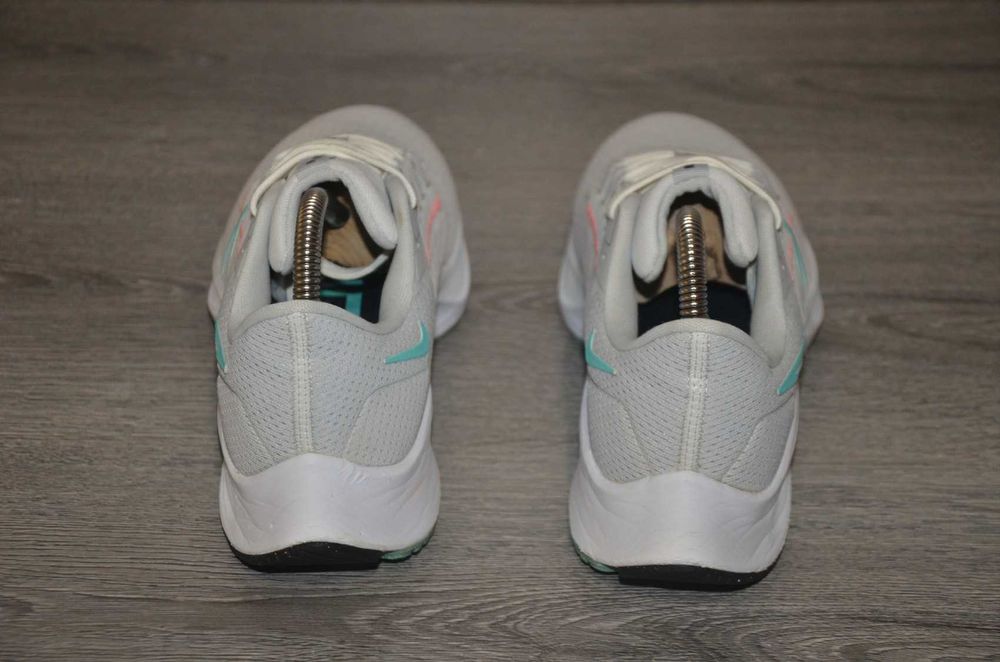 Продам кросівки Фірма Nike Zoom Pegasus 38.