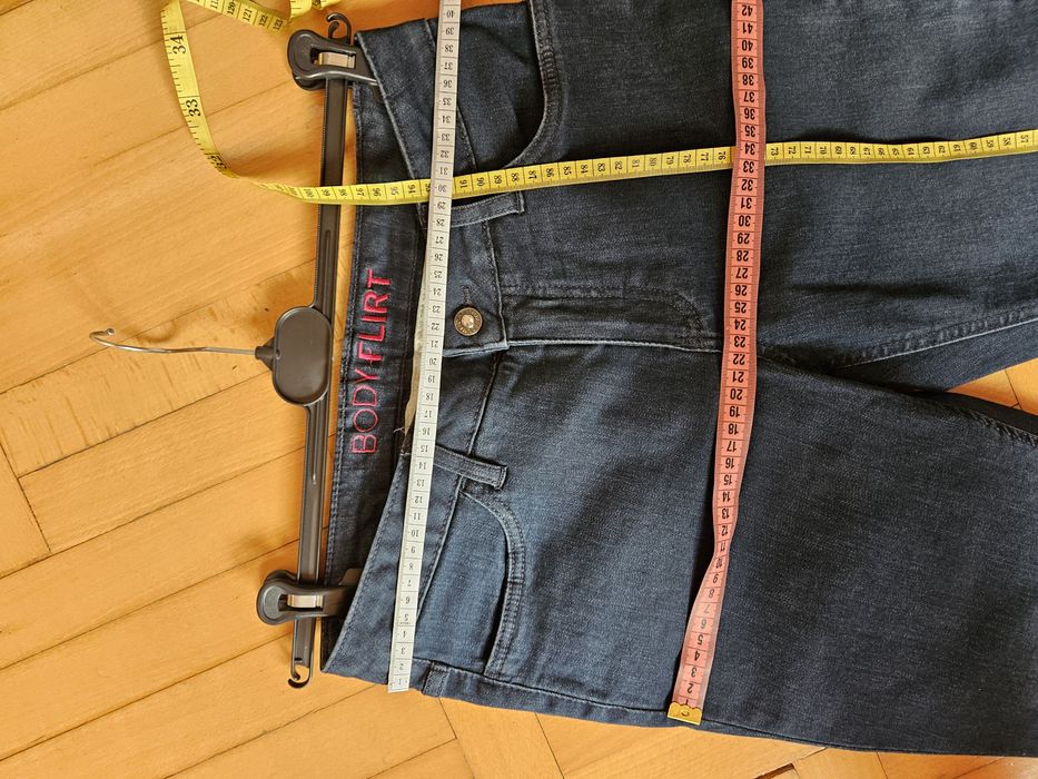Jeansy Bonprix rurki 38