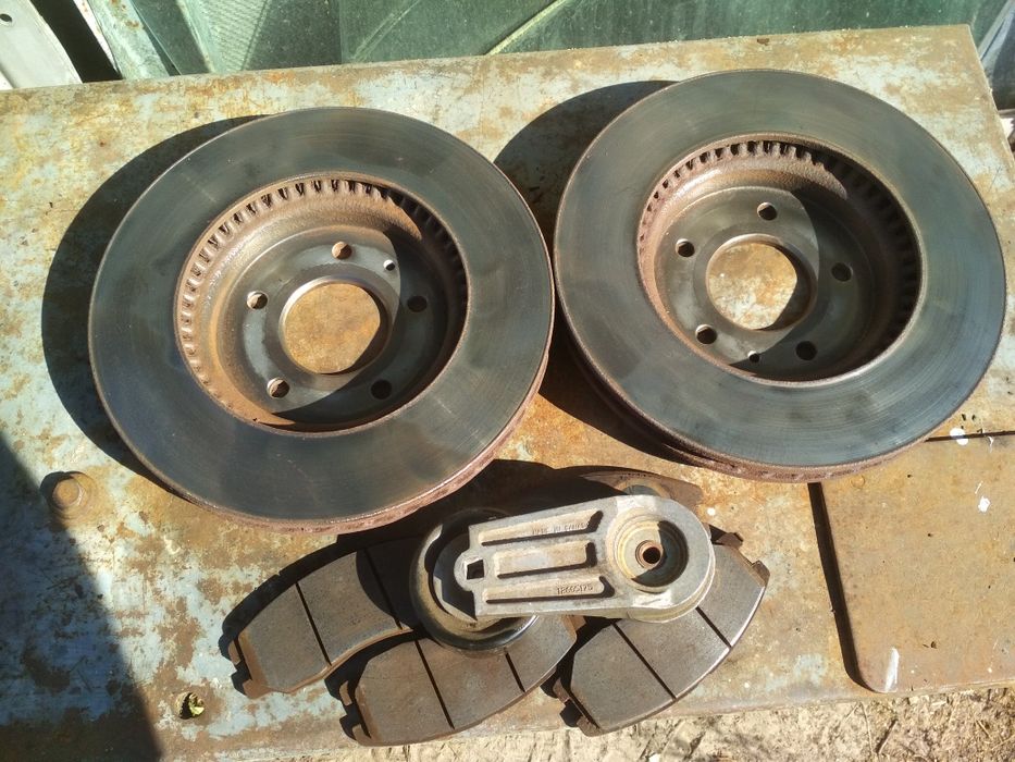 Тормозні діскі на Каптіву