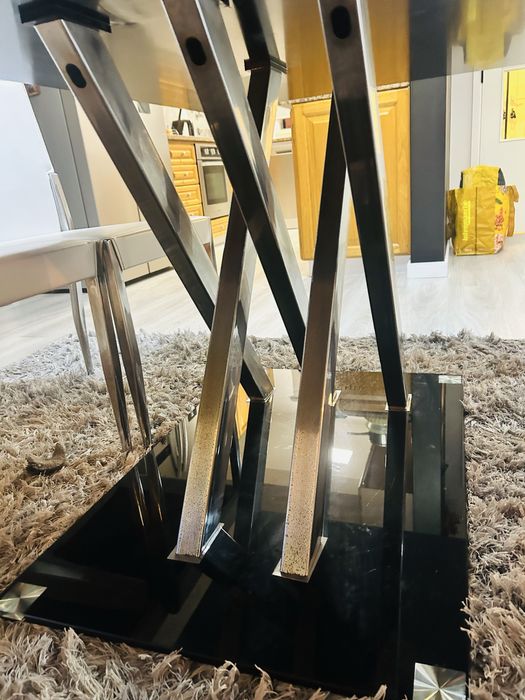 Conjunto ( Mesa + 4 Cadeiras + Carpete )