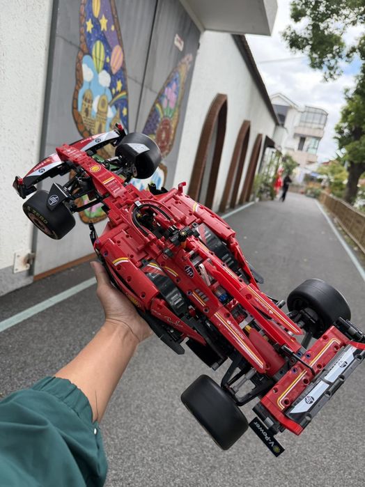 LEGO Ferrari SF-24