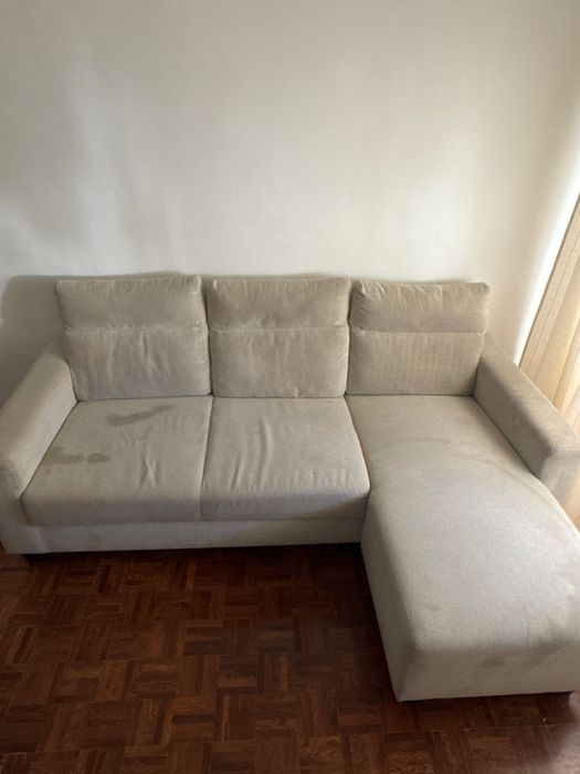 Sofá de três lugares