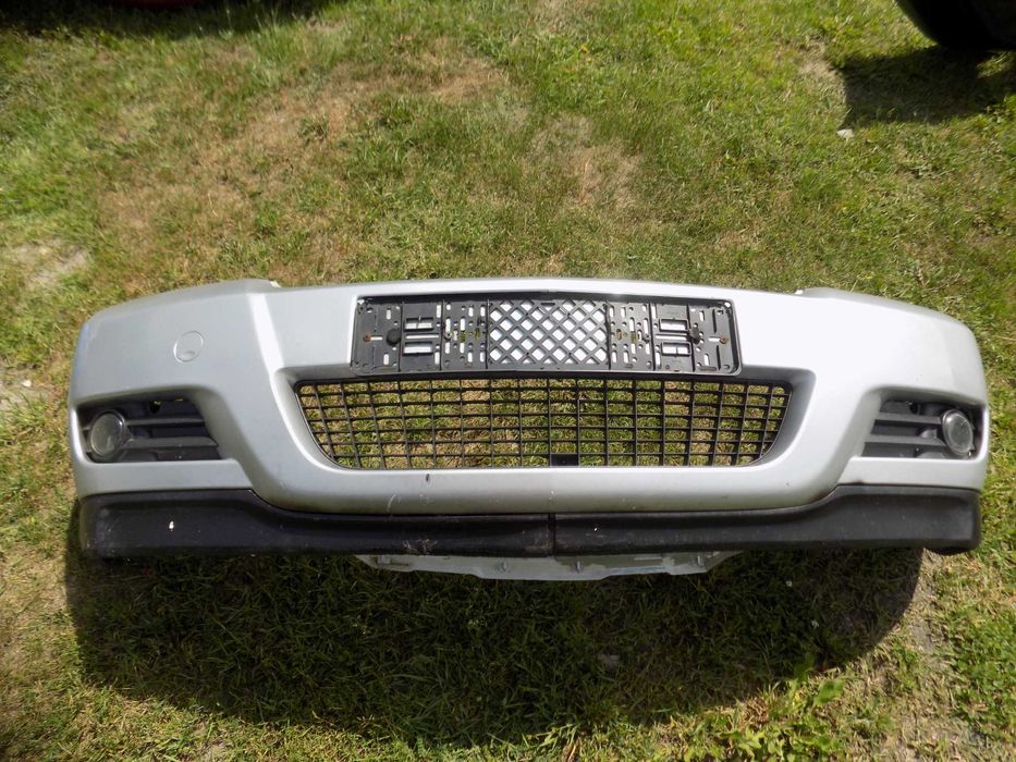 Zderzak przód Vectra C GTS Signum przed liftem 02-05 halogeny srebrny Z157