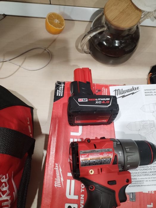 Milwaukee  Импакт , дрель. Комплет Оригинал