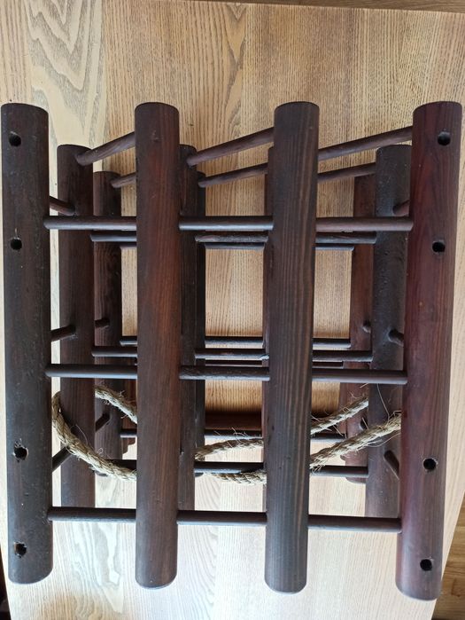 Stojak na wino drewniany