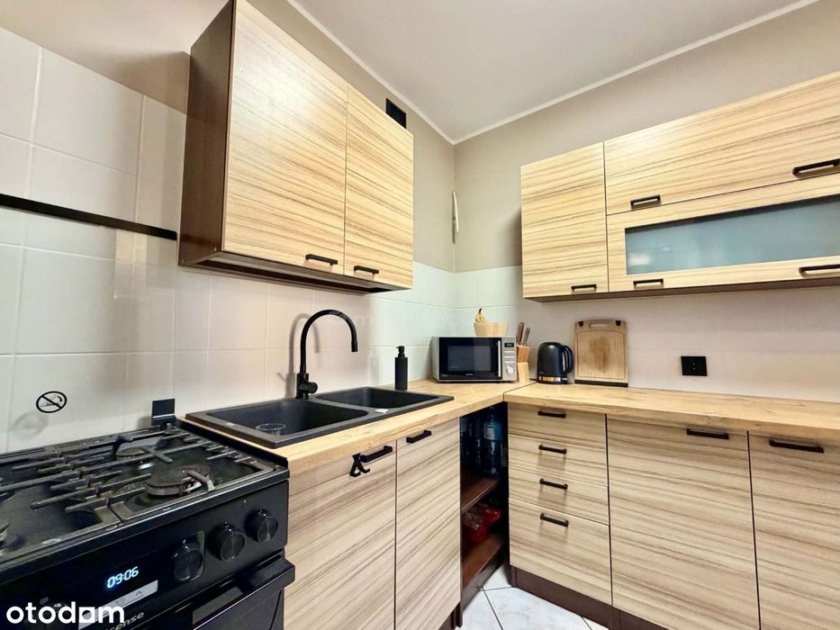 49 m²,  9. piętro  2 balkony