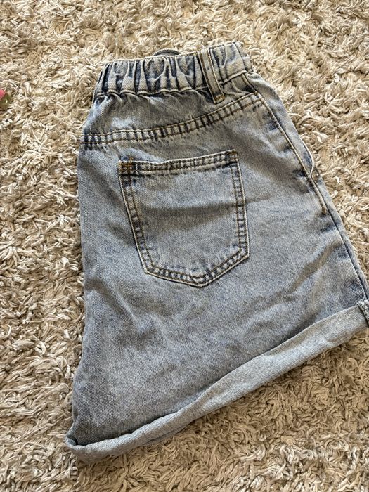 Продам джинсовые шорты