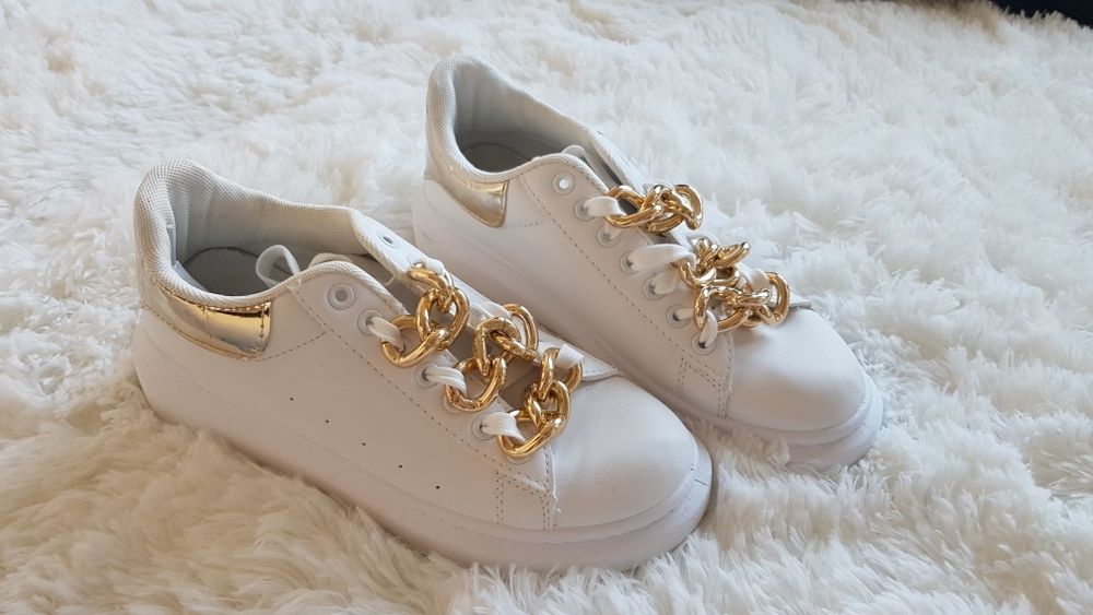 buty z łańcuchem