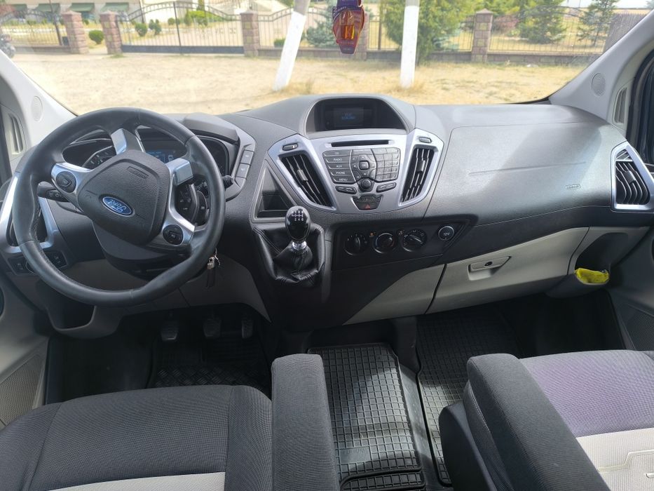 Авто продаж Форд  Кустом