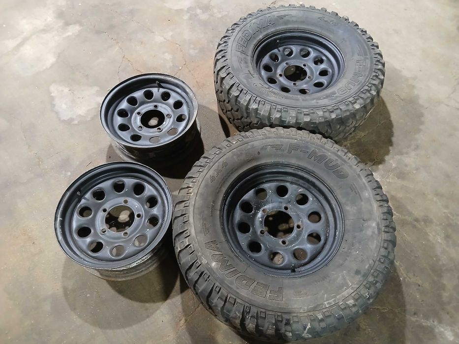 Roda uadas para jipe