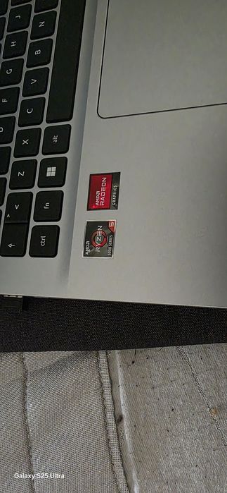 Vendo portátil novo