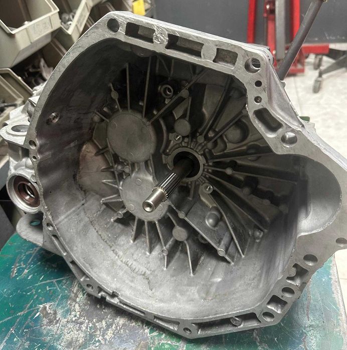CAIXA VELOCIDADES PF6040 - MOTOR R9M 408