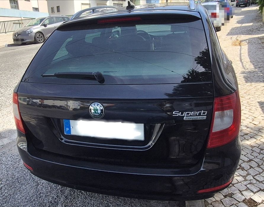 Skoda Superb Break 1.6 T.DI Elegance Greenline em muito bom estado. 
Usado · Abril · 2011 · Negociável