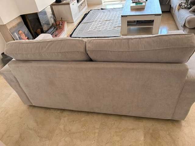 Sofa de tres lugares