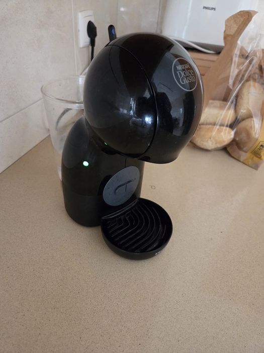 Máquina de café Nescafé Dolce Gusto Piccolo XS (Krups) - Preta