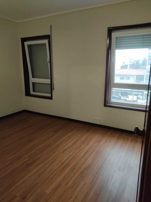 Arrenda-se Apartamento T2 - Centro S. João da Madeira