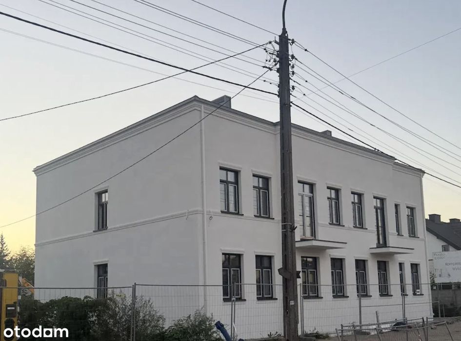 Kawalerka na poddaszu , przestronna, słoneczna
