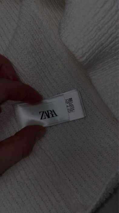 Жилетка  від бренду ZARA