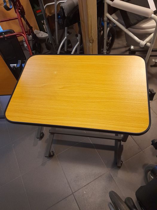 Stolik Przyłóżkowy Wypożyczalnia Warszawa już od 50 zł / miesiąc