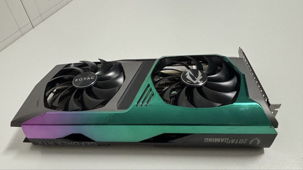Zotac RTX 3070 8GB AMP Holo - RGB