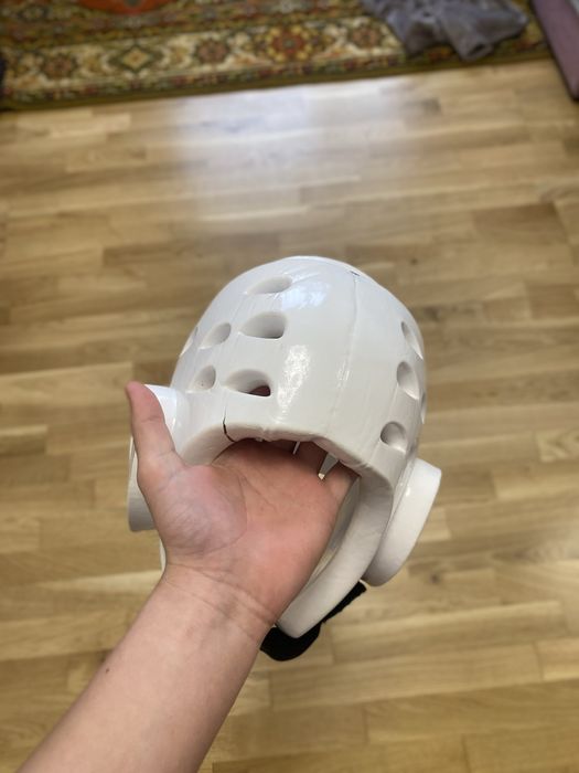 Продам шолом для карате