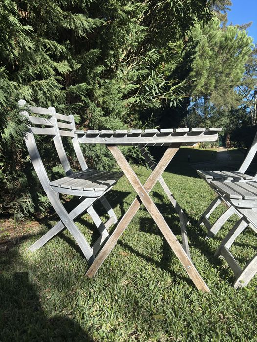 URGENTE para DESOCUPAR - 4 Cadeiras 1 Mesa