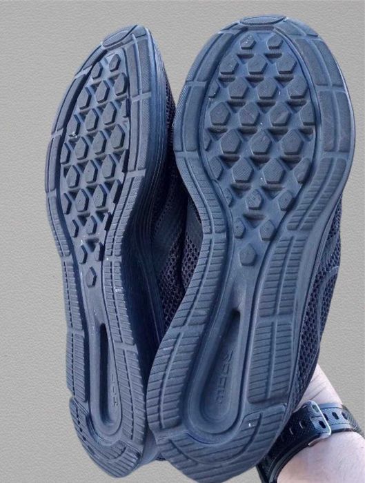 Спортивне взуття Nike