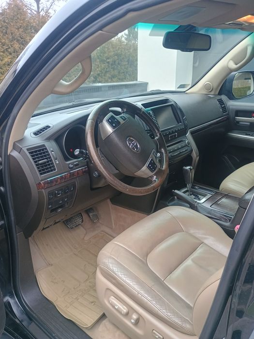 Toyota Land Cruiser 200 V8 /zamiana/
