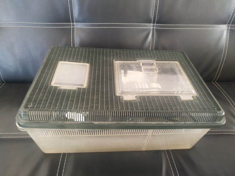 Продається тераріум в робочому та відмінному стані