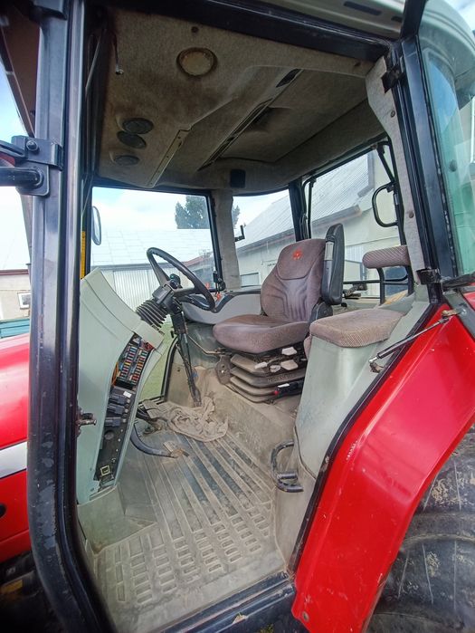 Traktor Massey Ferguson