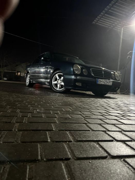 ТЕРМІНОВО Продам Mercedes Benz