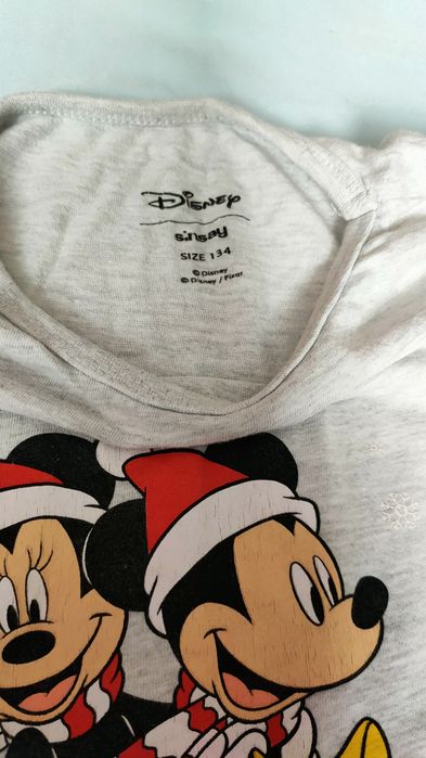 Jeansy cienkie cekiny na kieszeniach rajstopy Reserved bluzka Disney