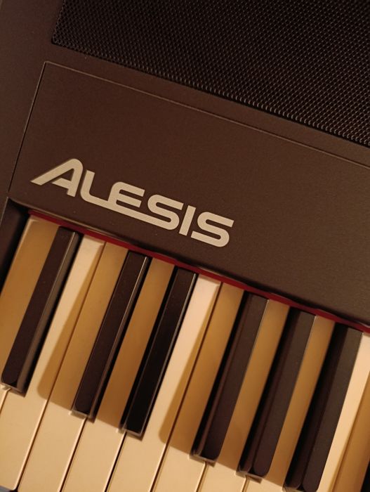 Piano elétrico Alesis