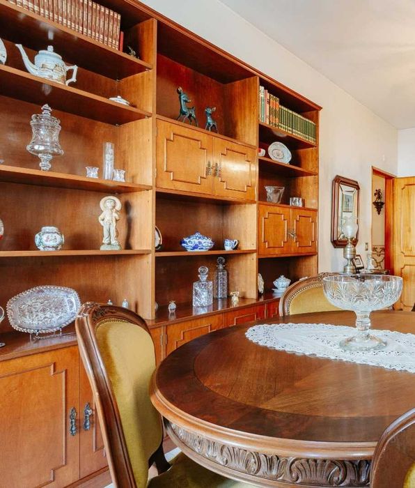 Móvel de Sala em madeira de grandes dimensões