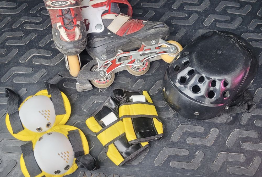 Продам ролики дитячі із захистом в комплекті