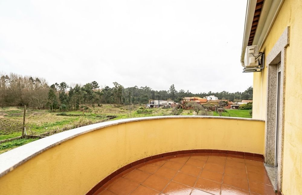 Moradia T4 Isolada com 2.235 m² de Terreno em Mira