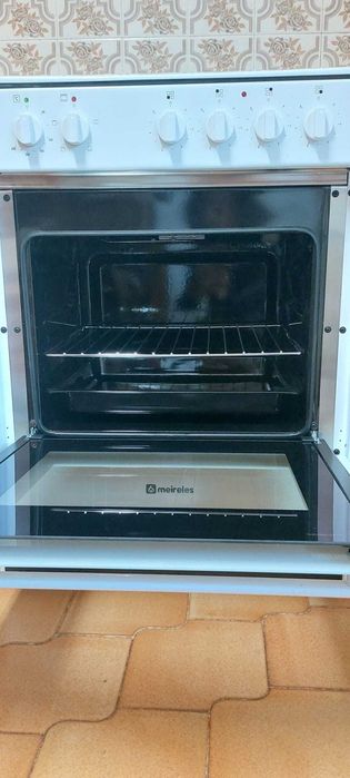 Fogão 60x60cm mesa vitro e forno eléctrico estático