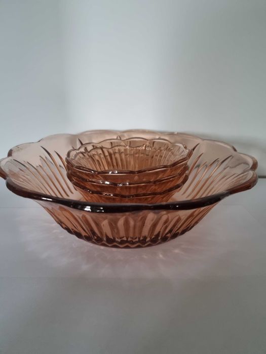 Zestaw misek Duża plus 3 małe slaterki Huta Horensja różowe szkło