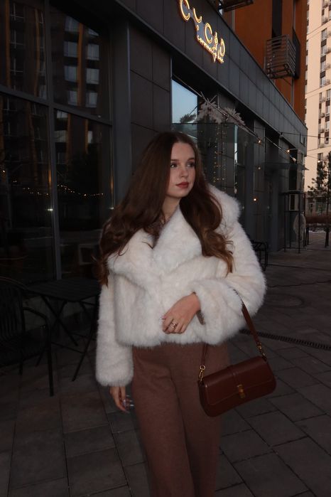 Шуба біла зимова