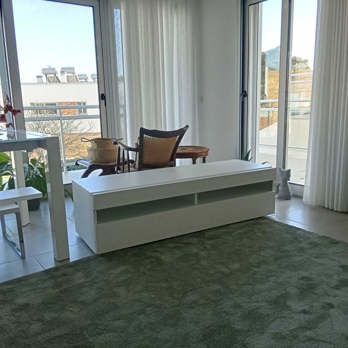 Vende-se móvel de sala para televisão