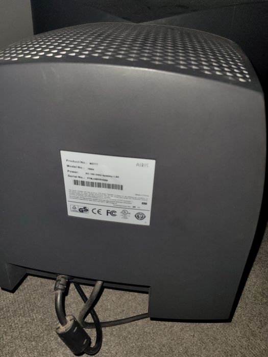 Selling 3 Monitors424182981592371204