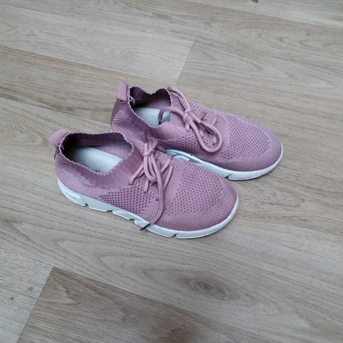 Buty lekkie sportowe 33