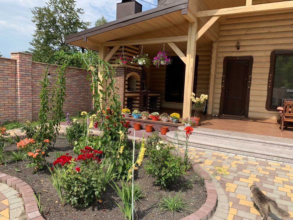 Продається заміський будинок у мальовничому с. Павлівка.