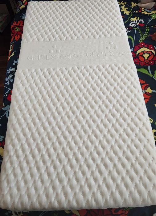 Materac piankowy 70x140x10 + 2 prześcieradła