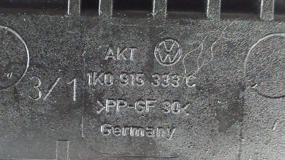 Base / caixa da bateria SKODA Octavia II Hatchback (1Z3)