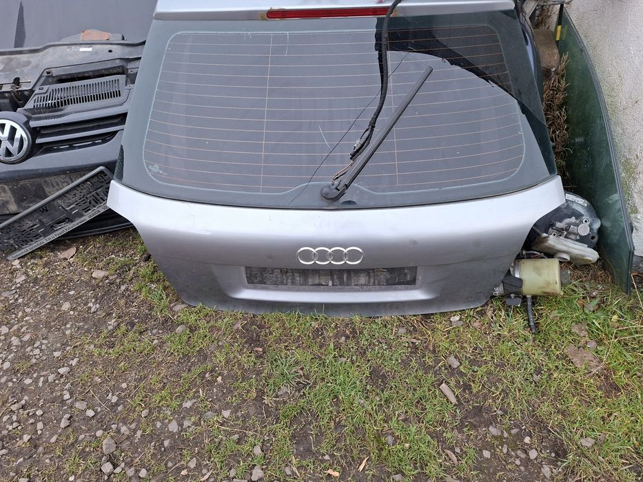 Audi a3 8p 3 drzwi klapa tył kompletna ly7j