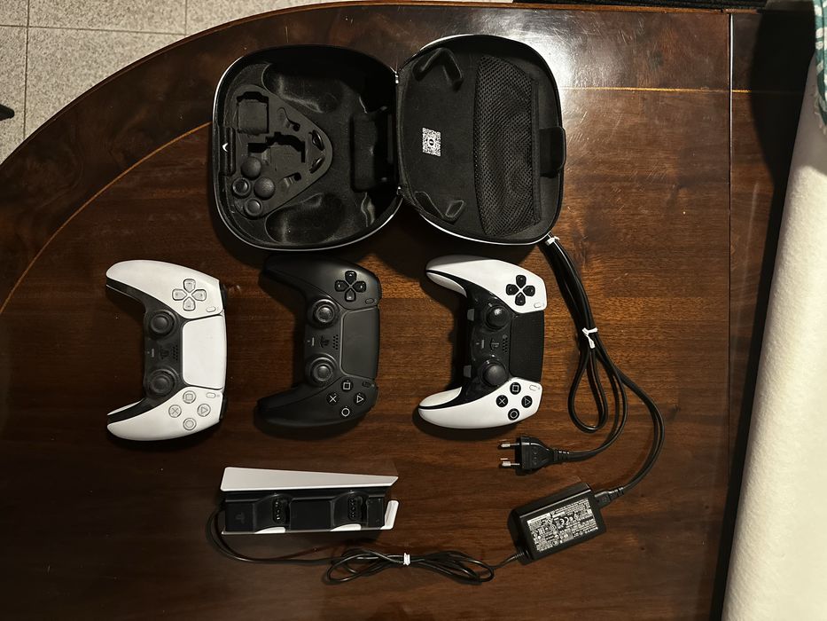 PS5 com leitor + 3 comandos (DualSense Edge) + Pulse 3D + 13 jogos