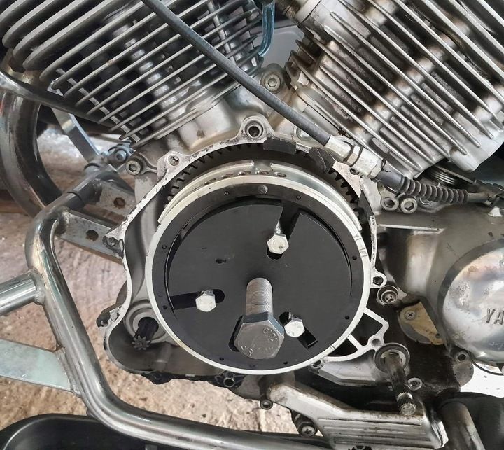 Sciagacz Magneta Yamaha Virago 535 Uniwersalny