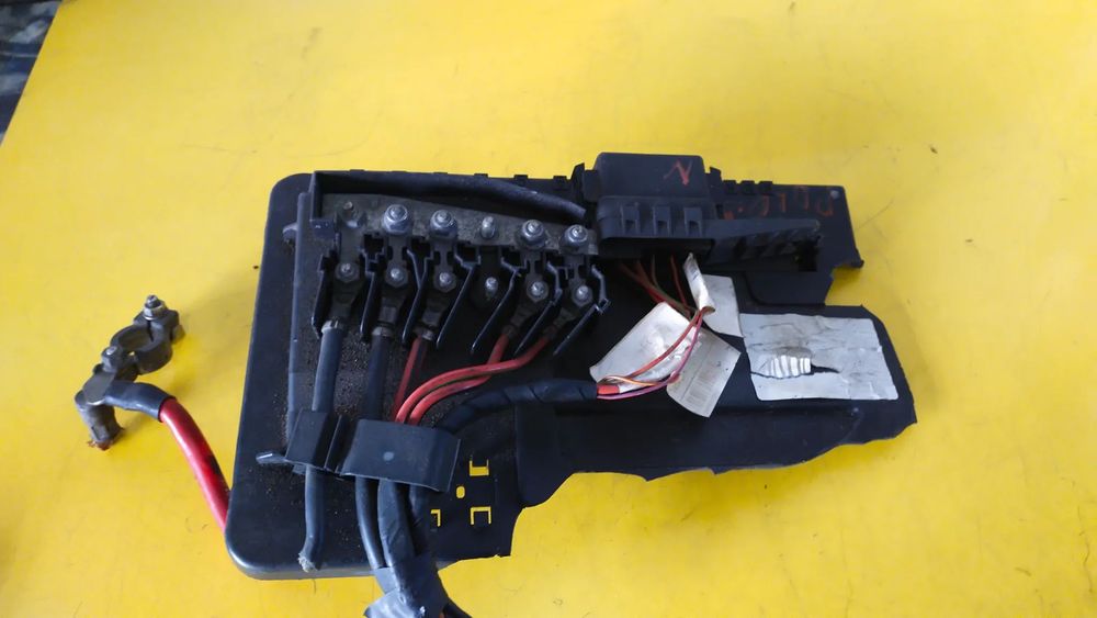 POLO 9N SKRZYNKA BEZPIECZNIKÓW 6Q0937550G