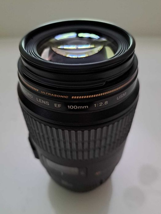 Canon EF 100mm f2.8 Macro USM